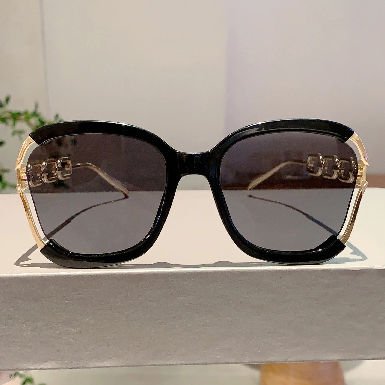 Pearl Chain Gradient Sunglasses