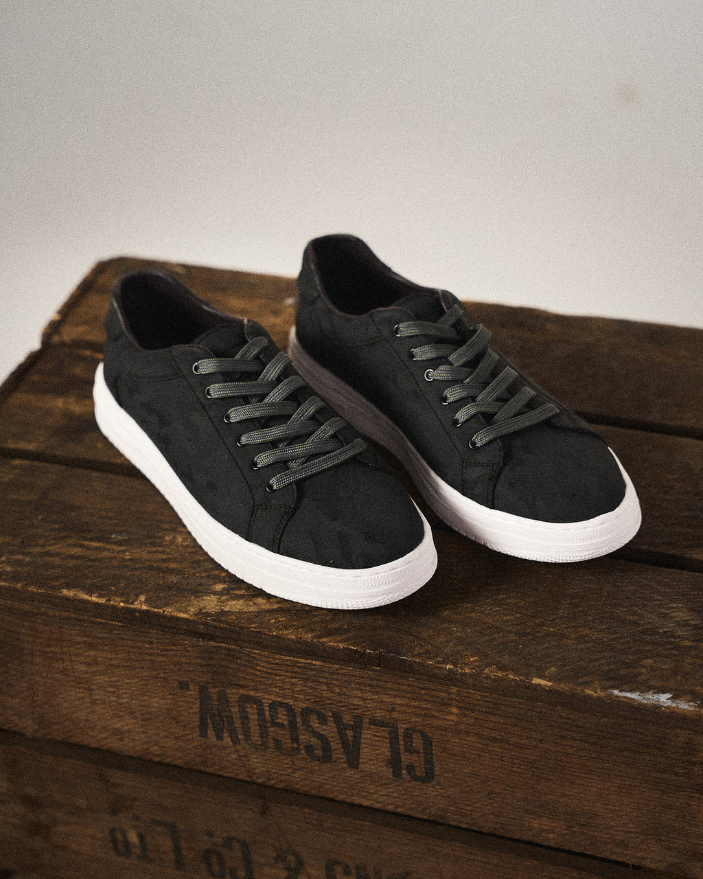 Belmont Classic Sneaker