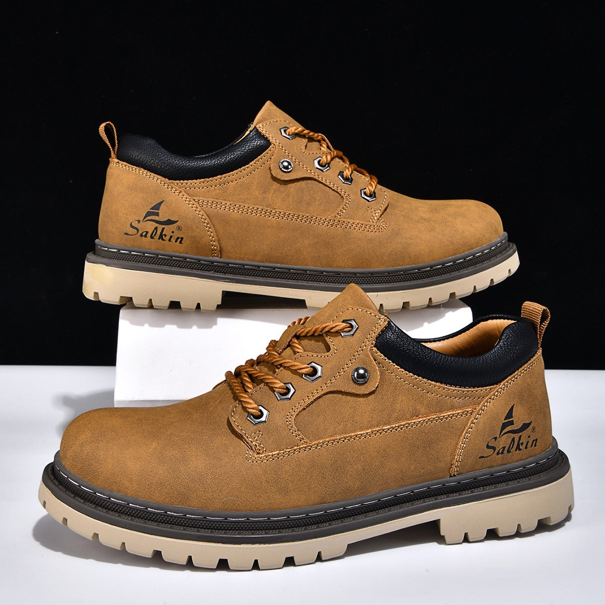 Low Top Casual Sneakers