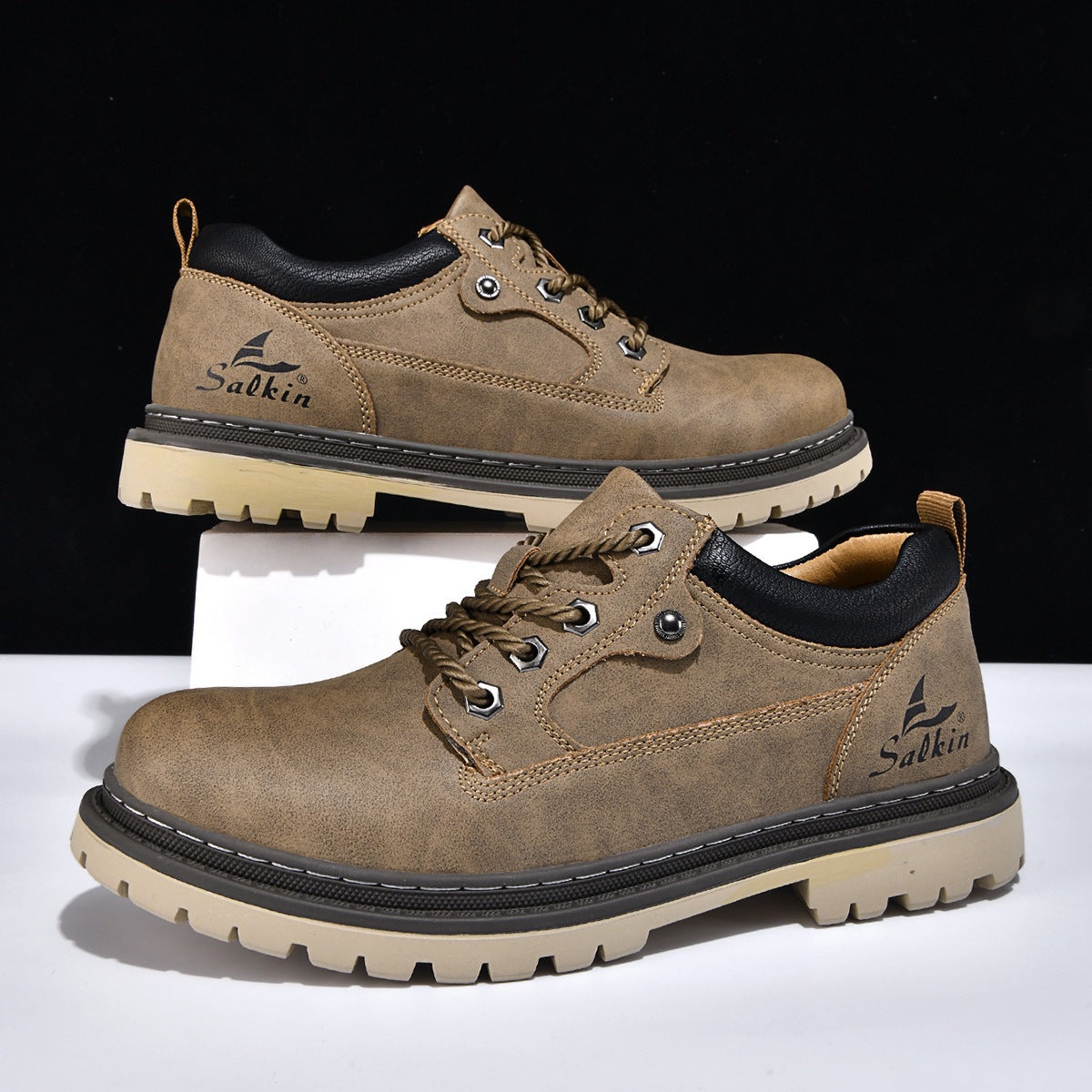 Low Top Casual Sneakers