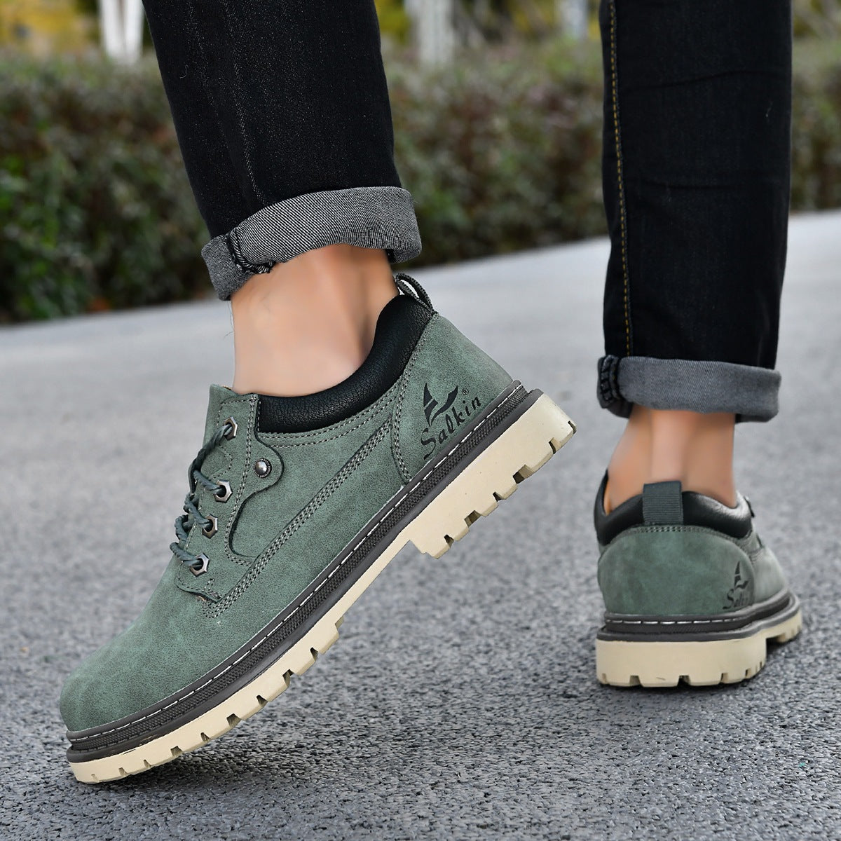 Low Top Casual Sneakers