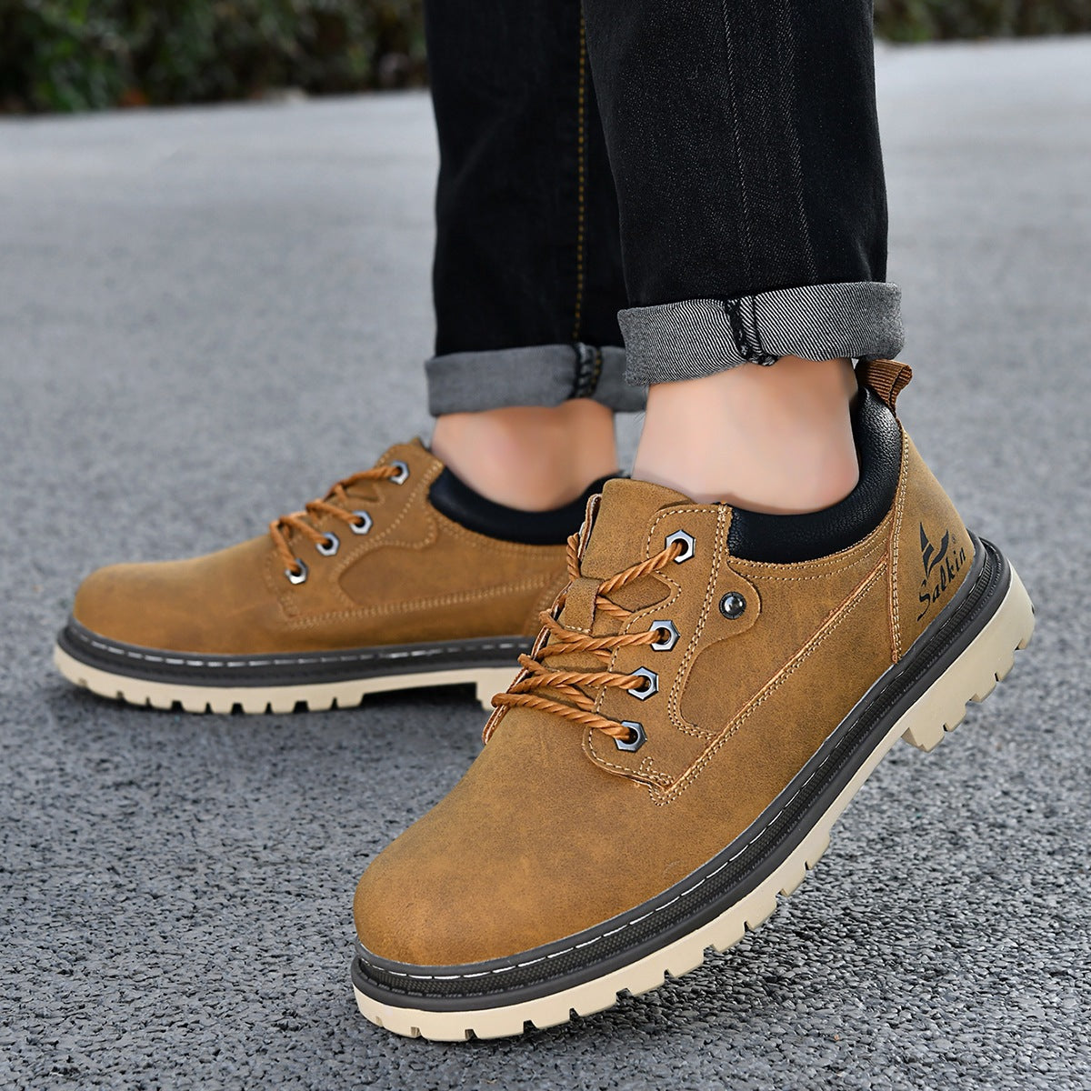 Low Top Casual Sneakers