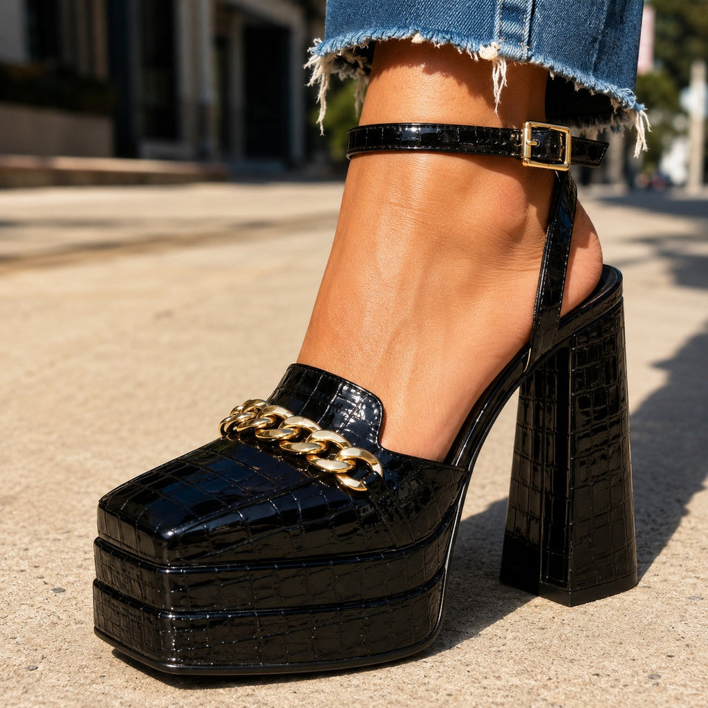 Coccodrilla Sandals Chain Detail