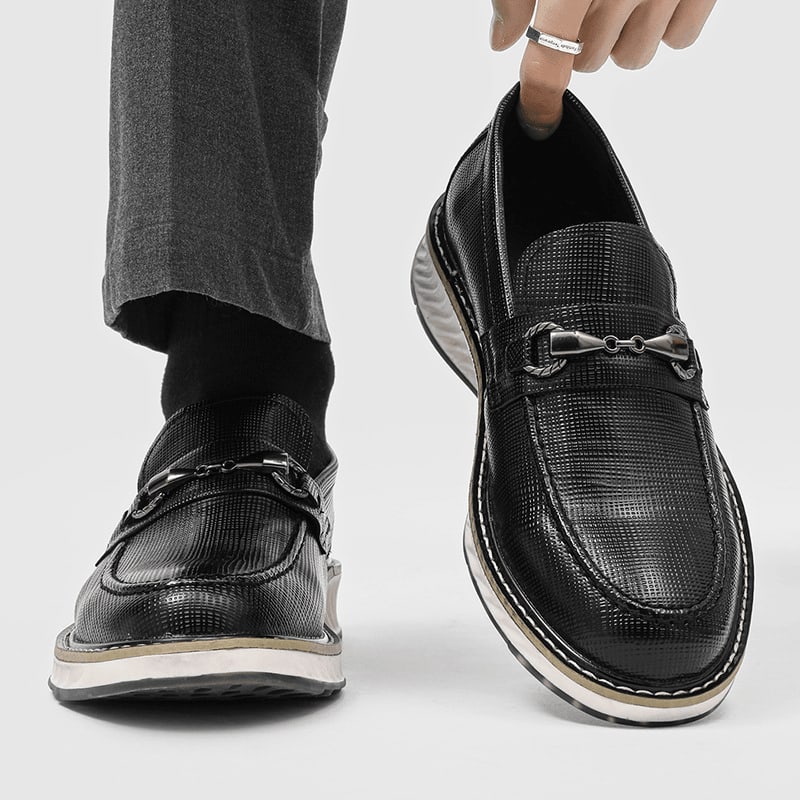 Oxford Shoes with Metal Accent