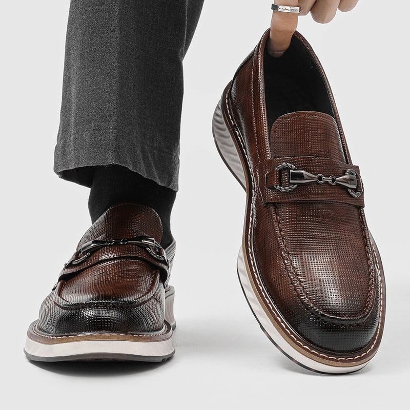 Oxford Shoes with Metal Accent