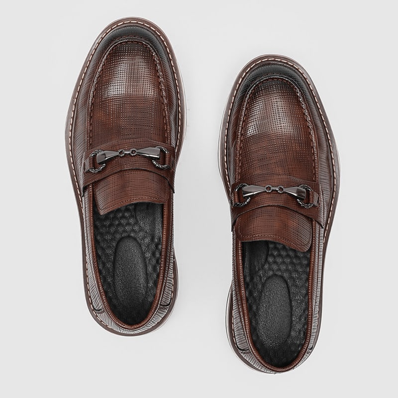Oxford Shoes with Metal Accent