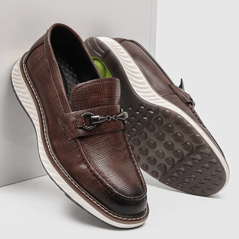 Oxford Shoes with Metal Accent